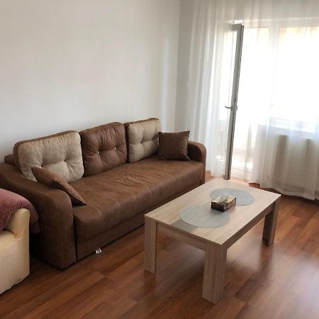 Apartament Targoviste In Regim Hotelier Cu 2 Camere Zewnętrze zdjęcie