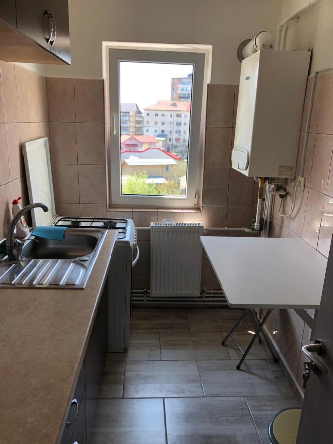 Apartament Targoviste In Regim Hotelier Cu 2 Camere Zewnętrze zdjęcie