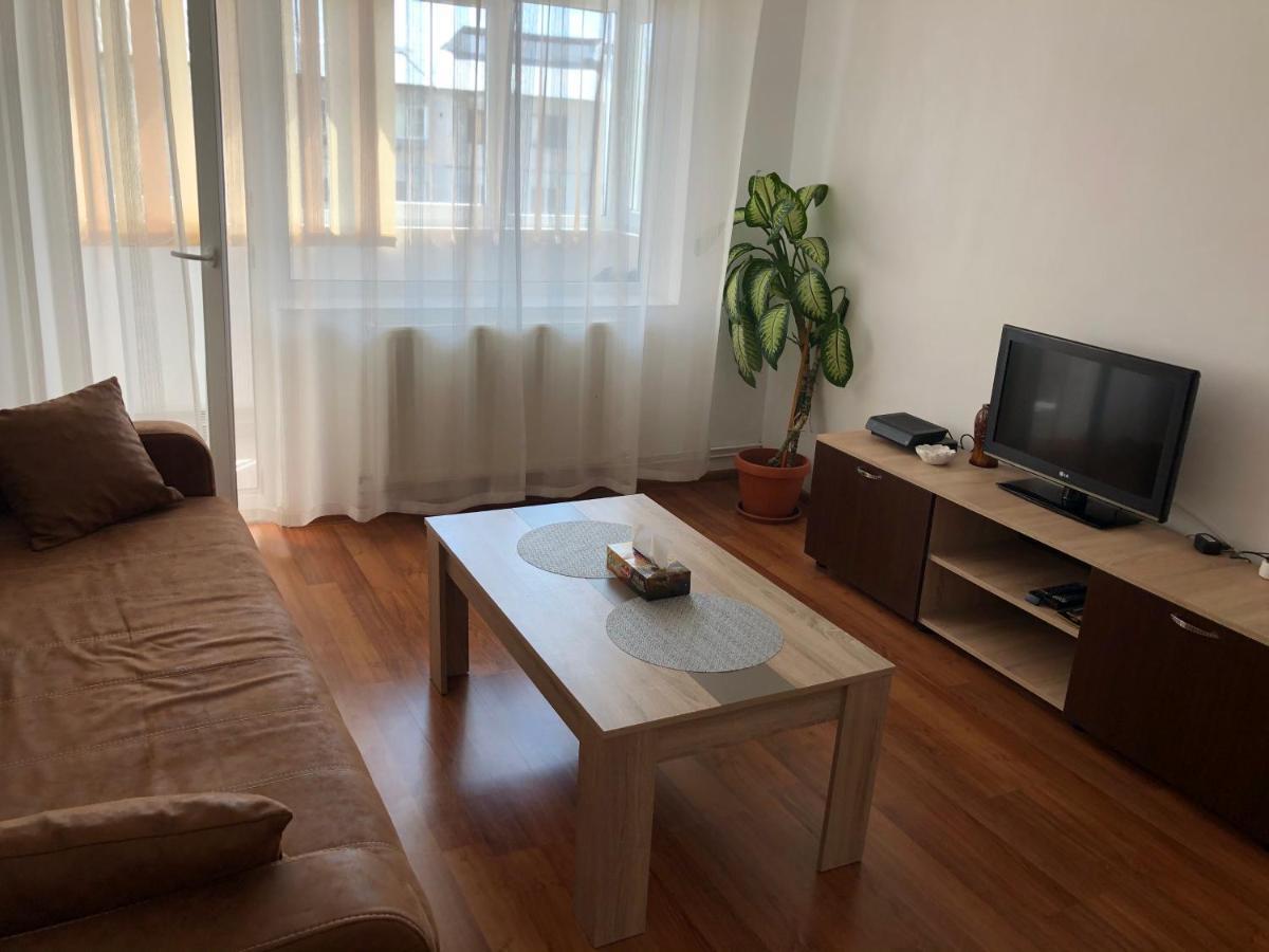 Apartament Targoviste In Regim Hotelier Cu 2 Camere Zewnętrze zdjęcie