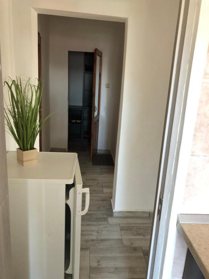 Apartament Targoviste In Regim Hotelier Cu 2 Camere Zewnętrze zdjęcie