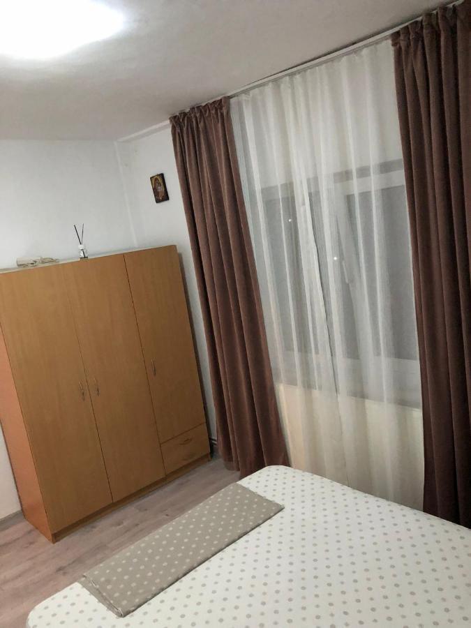 Apartament Targoviste In Regim Hotelier Cu 2 Camere Zewnętrze zdjęcie