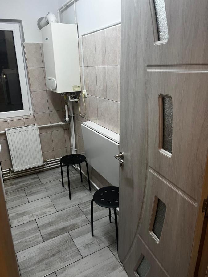 Apartament Targoviste In Regim Hotelier Cu 2 Camere Zewnętrze zdjęcie